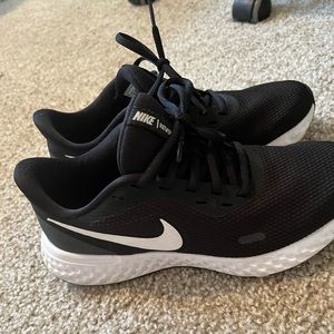 Nike Revolution
